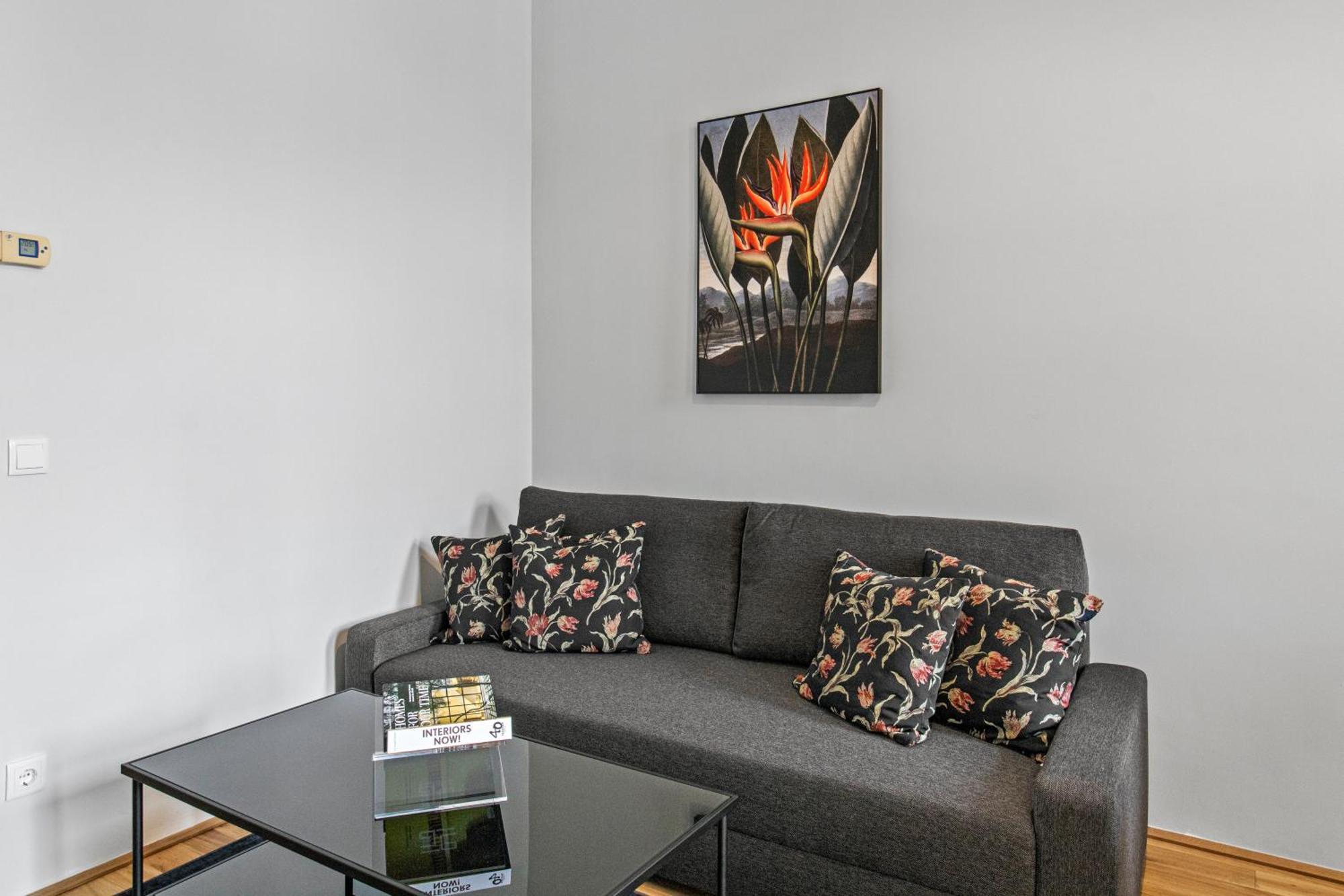 Balcony Apartment, 4 Min To U3 Zipperer Strasse เวียนนา ภายนอก รูปภาพ